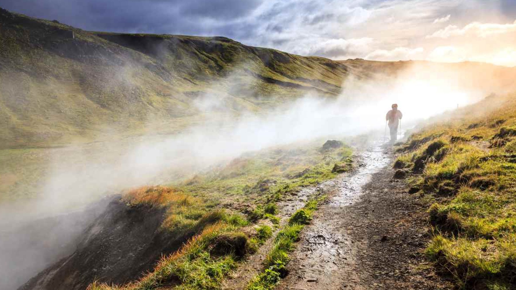 Hengill trail with geothermal steam